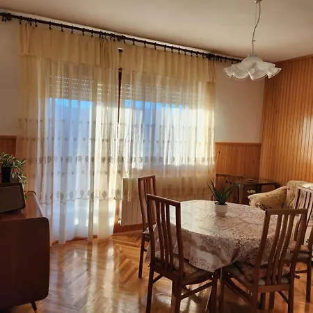 Σαλέ Kuca Za Odmor Maklen *